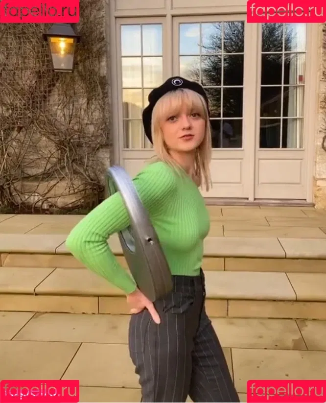 Maisie Williams Onlyfans Photo Gallery 