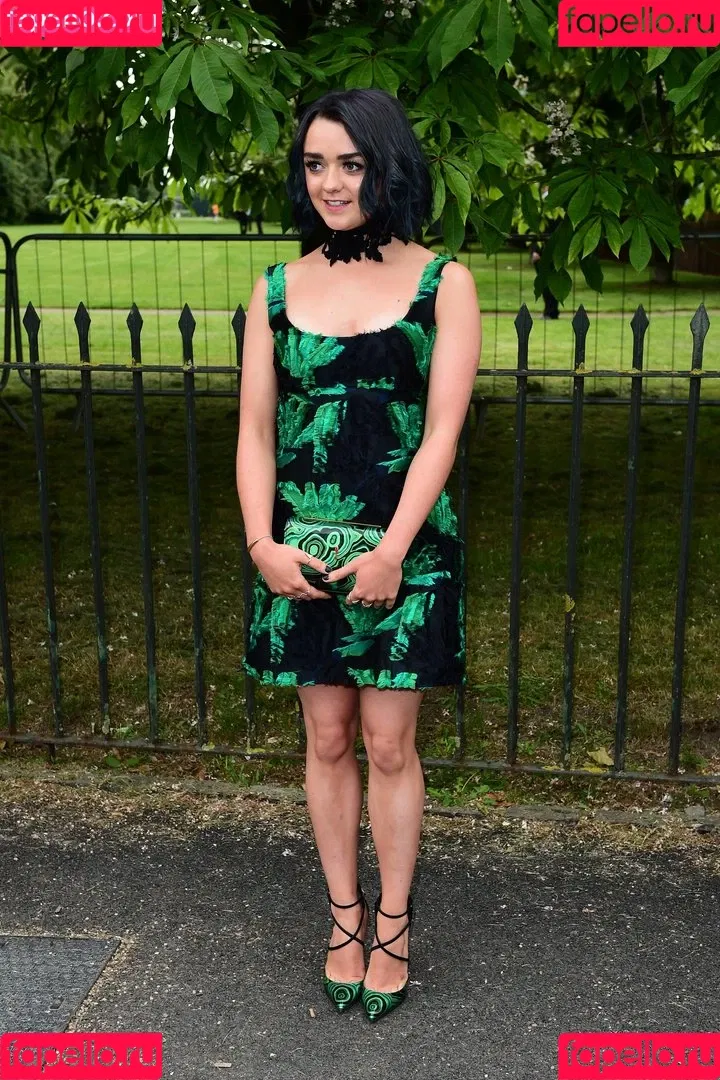 Maisie Williams Onlyfans Photo Gallery 
