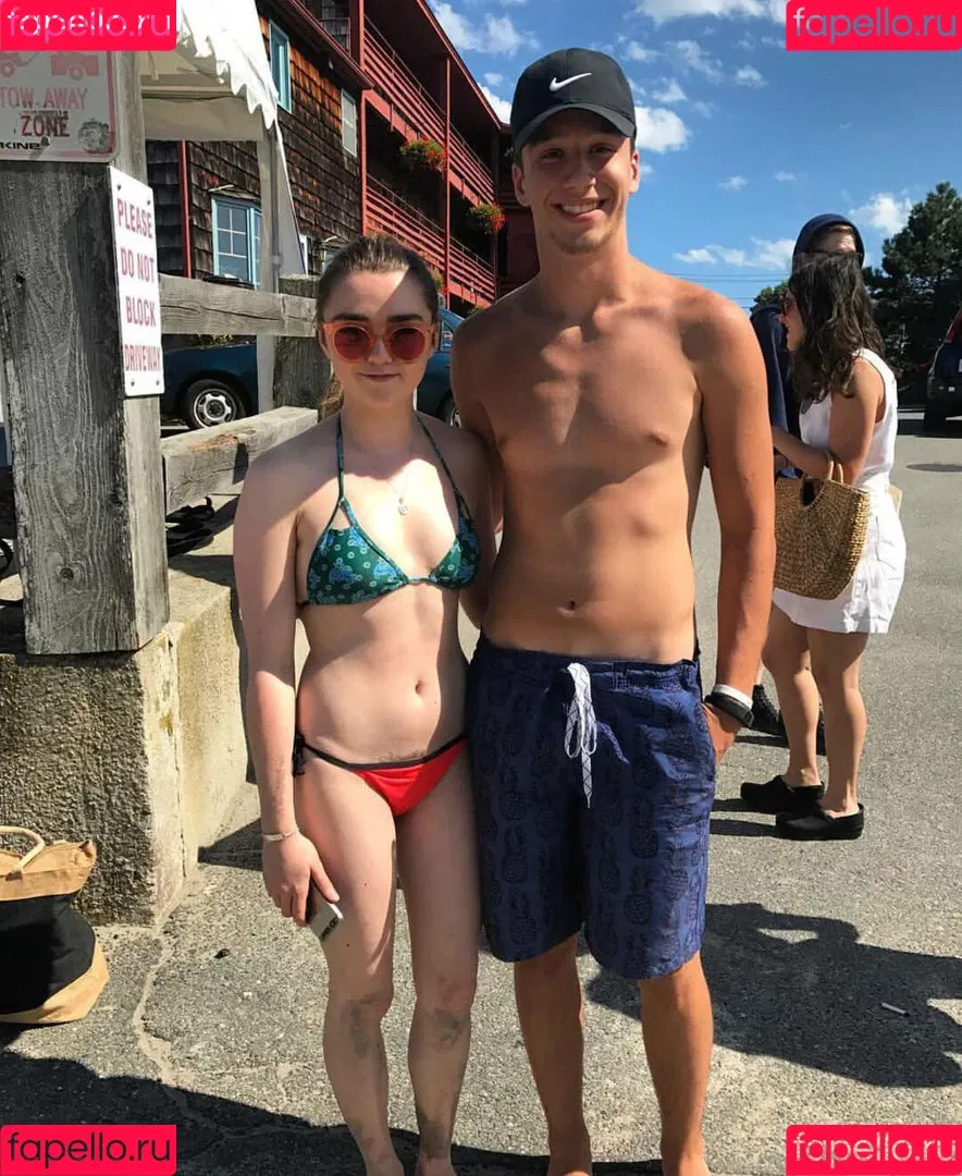 Maisie Williams Onlyfans Photo Gallery 