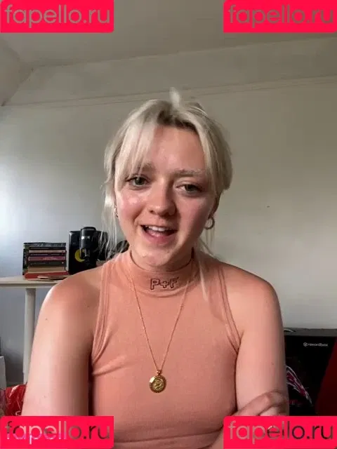 Maisie Williams Onlyfans Photo Gallery 
