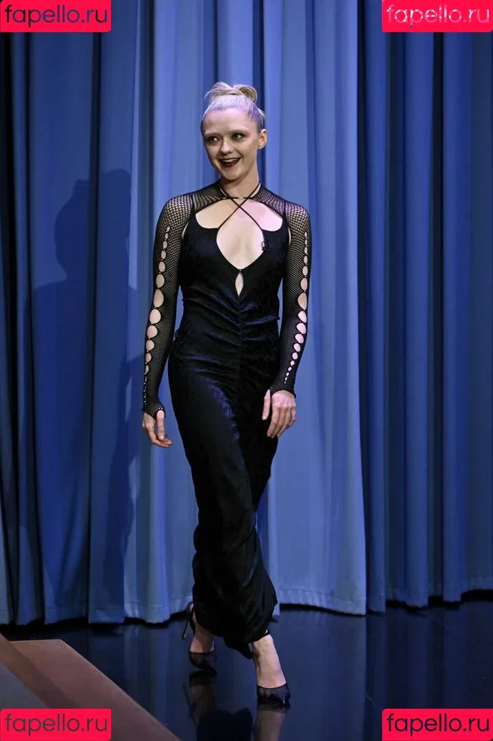 Maisie Williams Onlyfans Photo Gallery 
