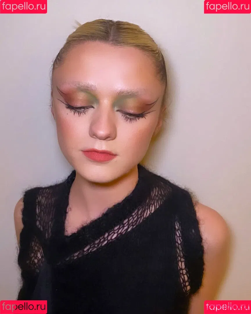 Maisie Williams Onlyfans Photo Gallery 