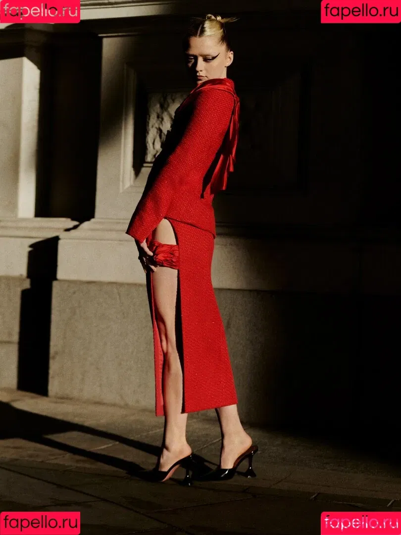Maisie Williams Onlyfans Photo Gallery 