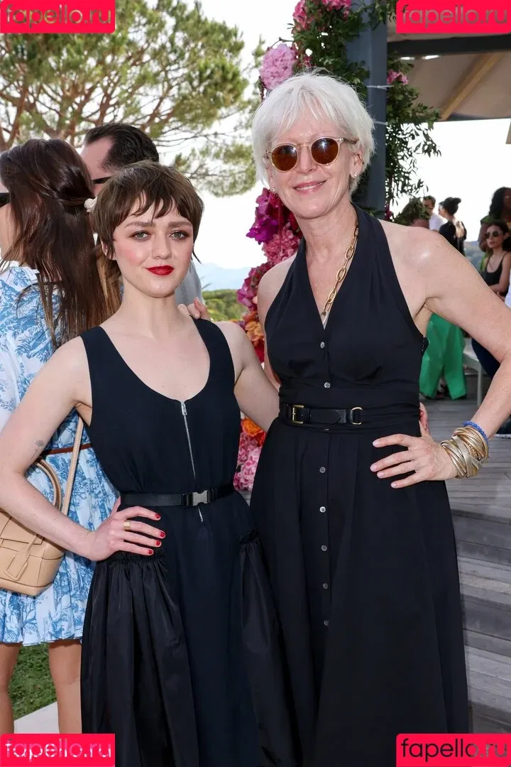 Maisie Williams Onlyfans Photo Gallery 