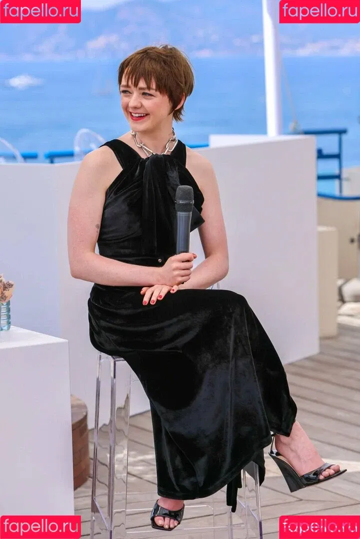 Maisie Williams Onlyfans Photo Gallery 