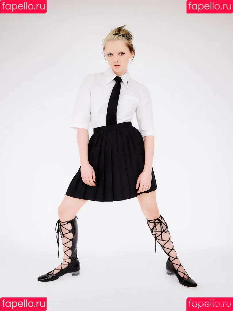 Maisie Williams Onlyfans Photo Gallery 