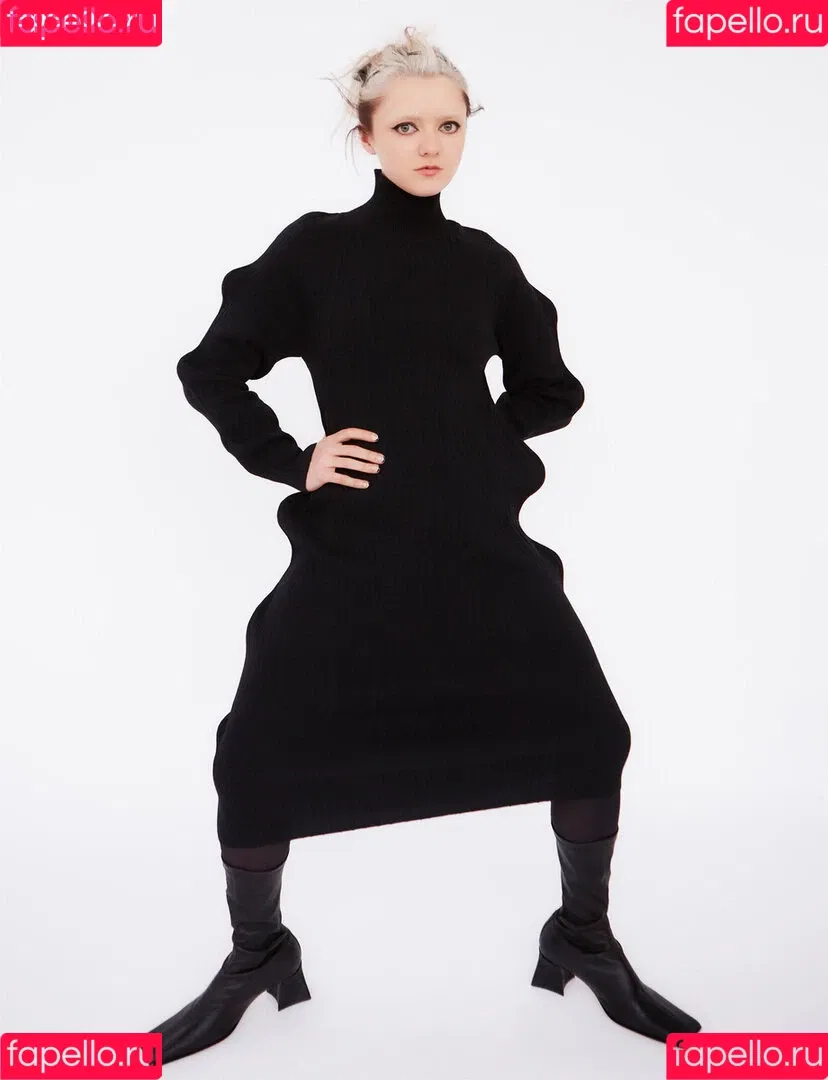 Maisie Williams Onlyfans Photo Gallery 