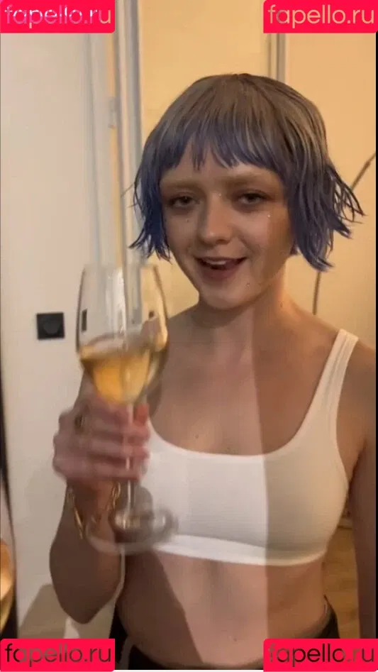 Maisie Williams Onlyfans Photo Gallery 