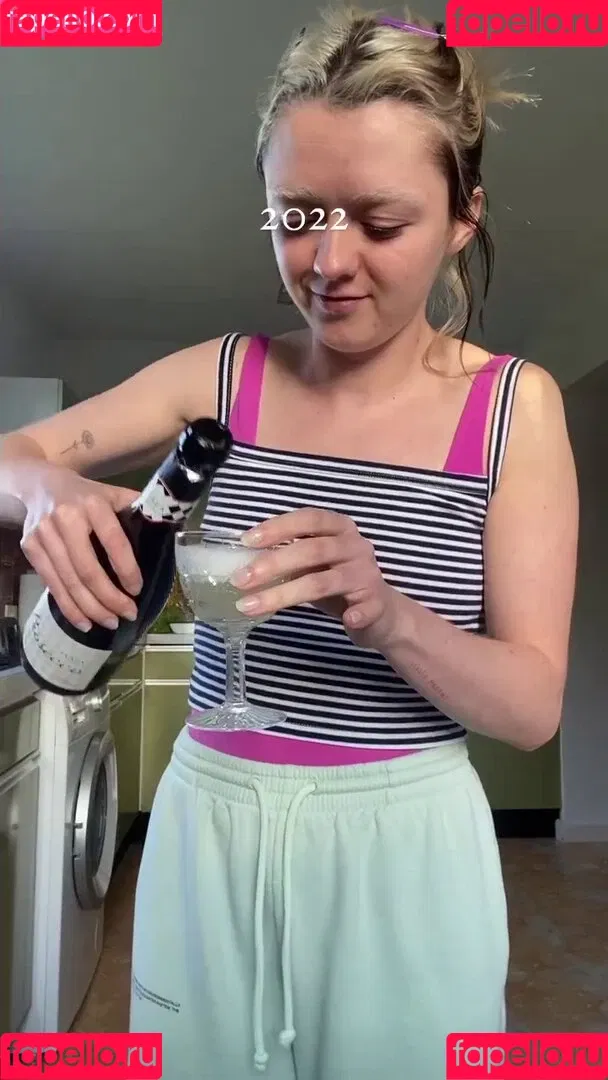 Maisie Williams Onlyfans Photo Gallery 