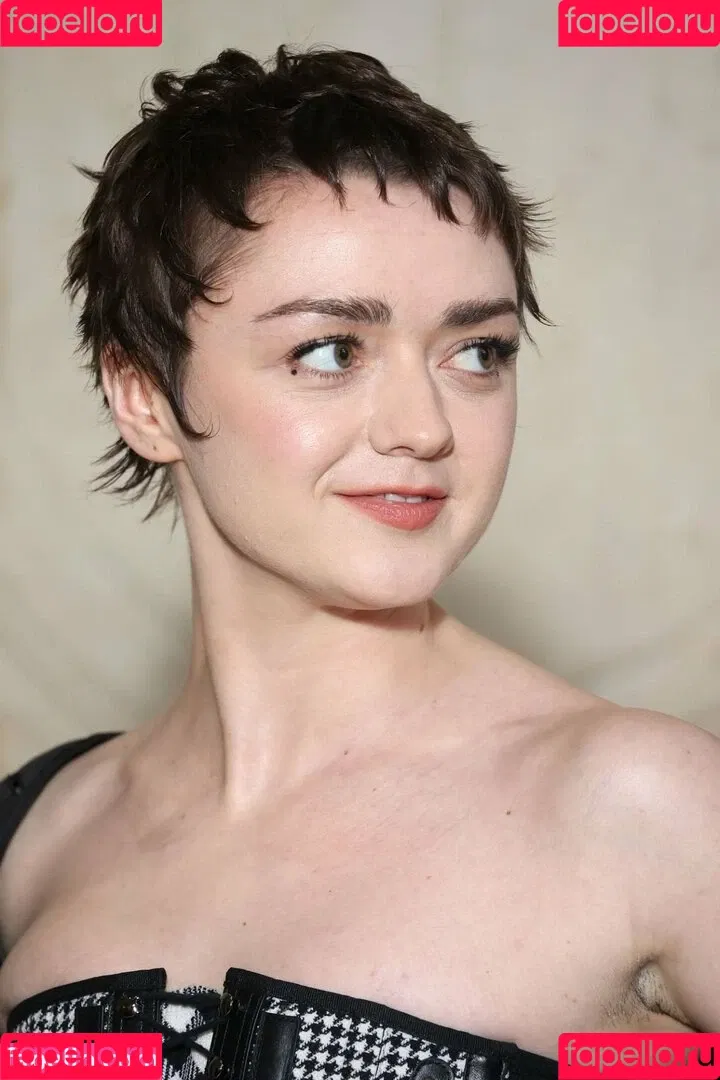 Maisie Williams Onlyfans Photo Gallery 