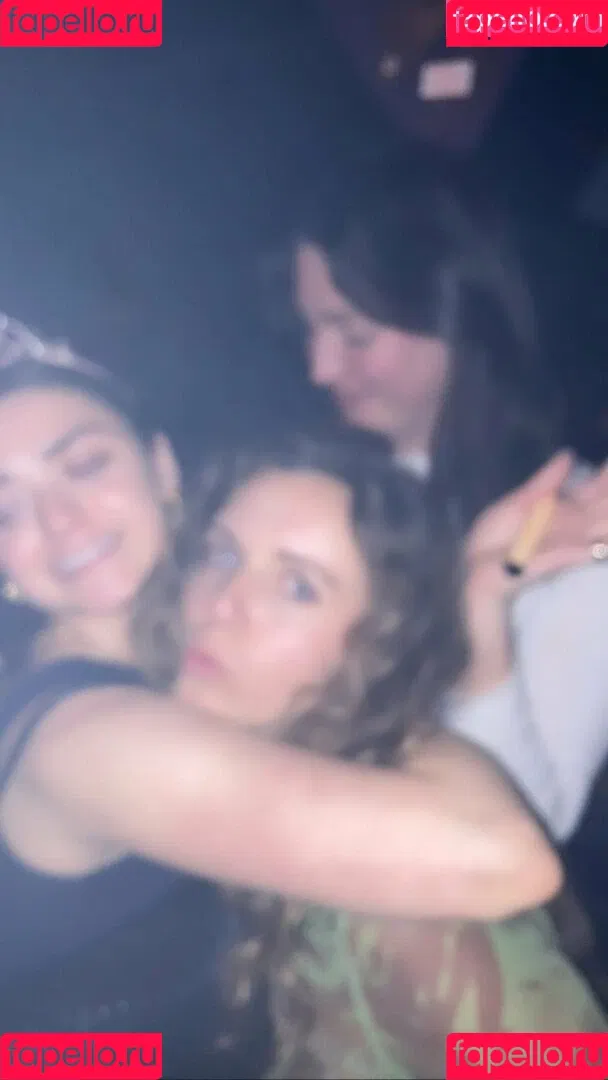 Maisie Williams Onlyfans Photo Gallery 