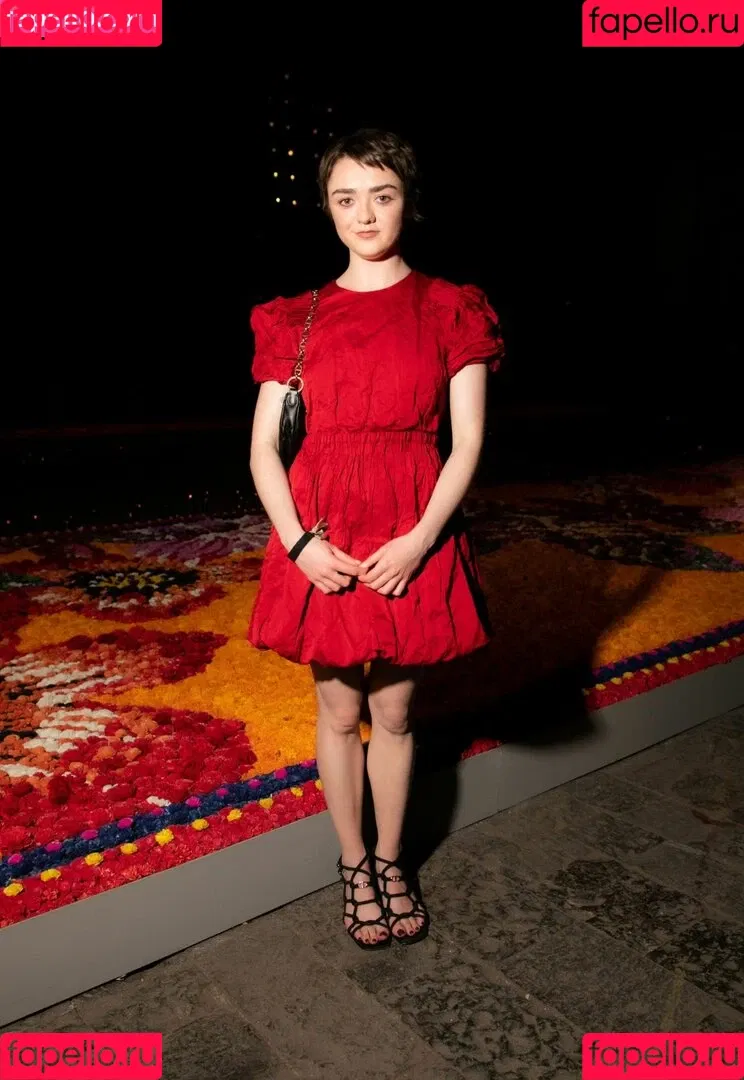 Maisie Williams Onlyfans Photo Gallery 