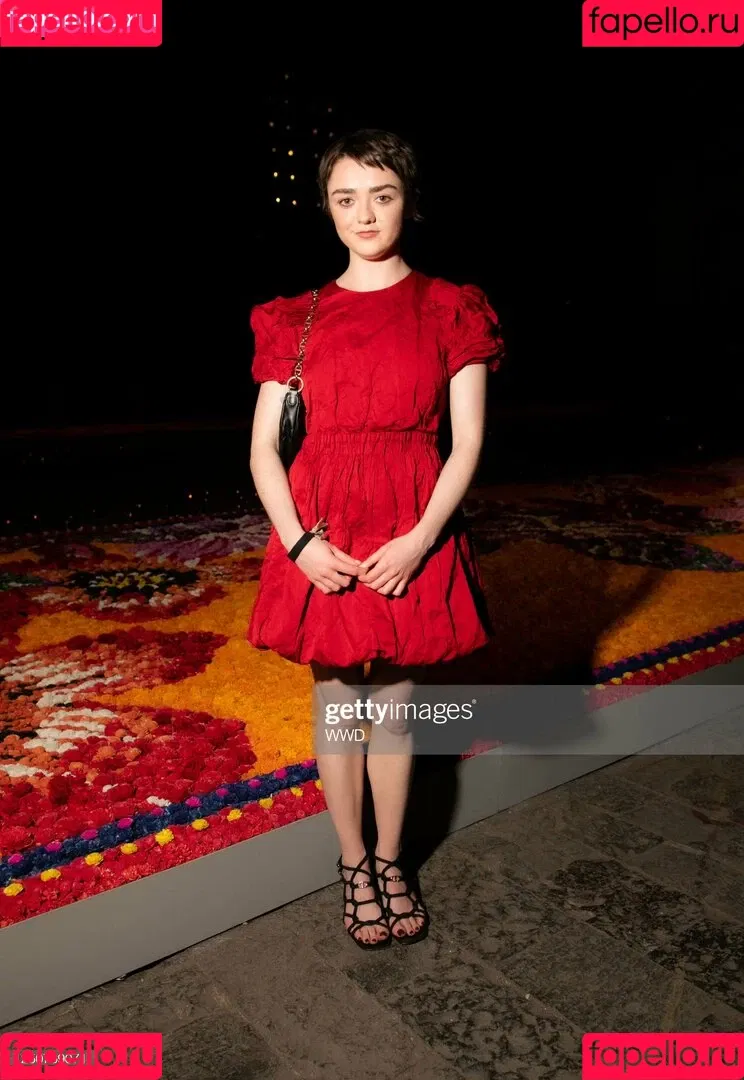 Maisie Williams Onlyfans Photo Gallery 