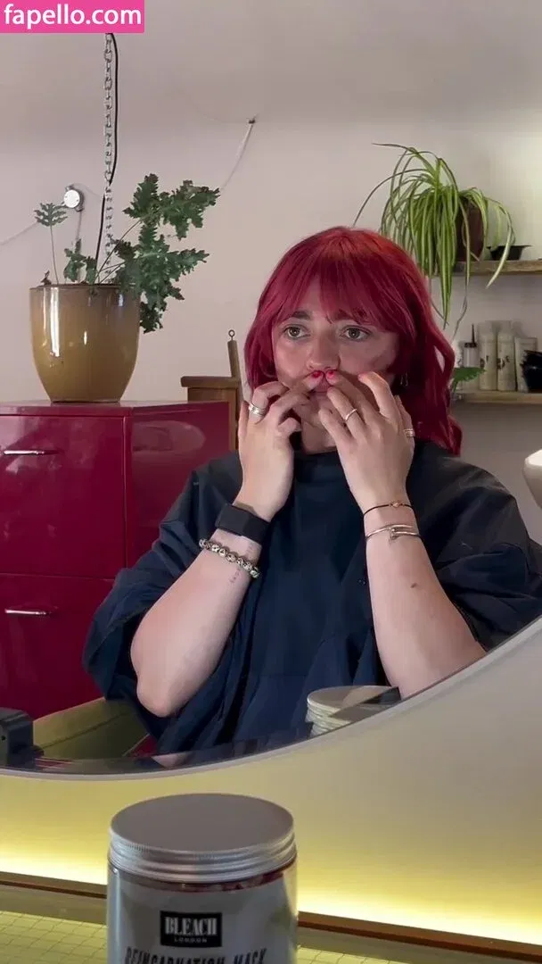 Maisie Williams Onlyfans Photo Gallery 