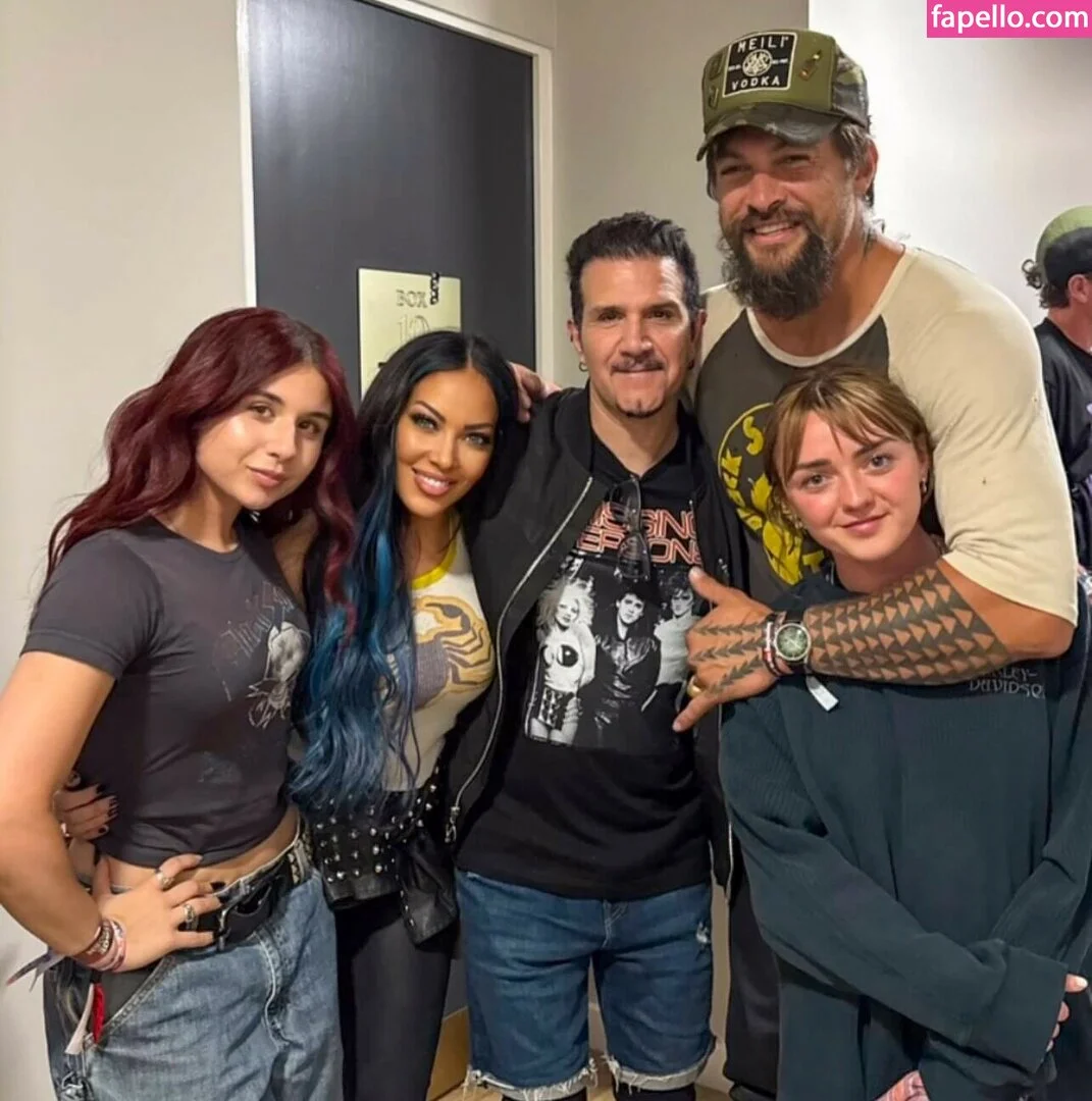 Maisie Williams Onlyfans Photo Gallery 