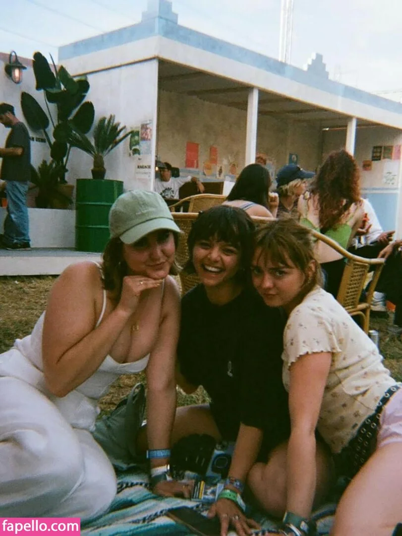 Maisie Williams Onlyfans Photo Gallery 