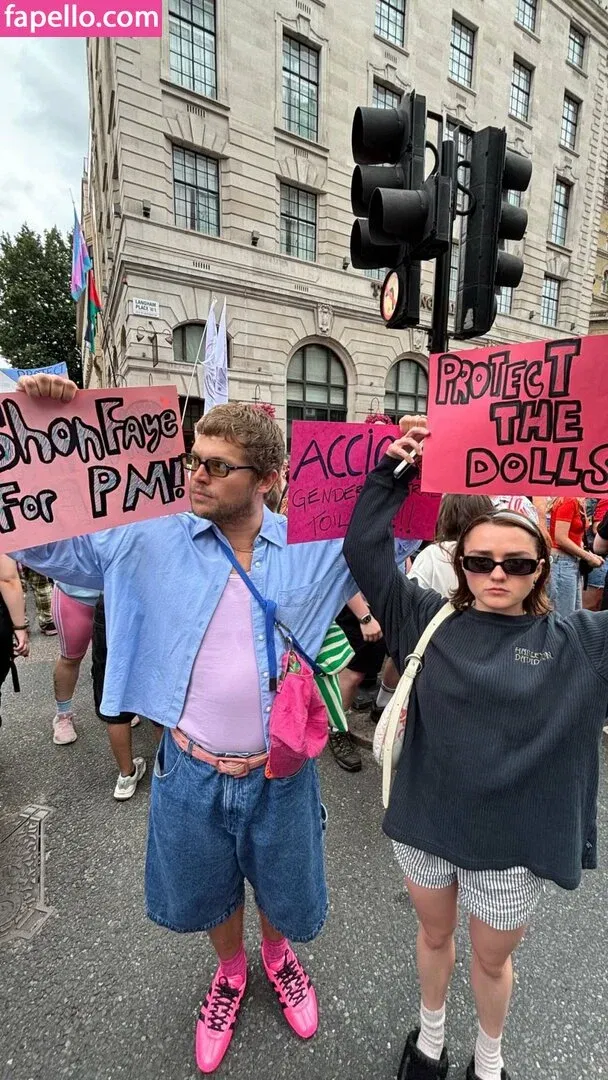 Maisie Williams Onlyfans Photo Gallery 