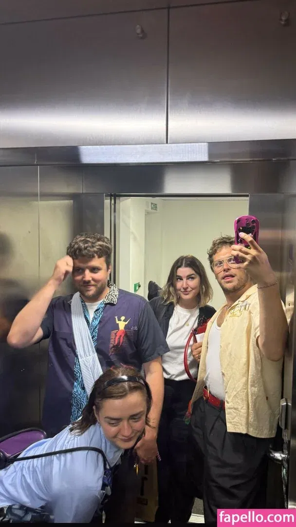 Maisie Williams Onlyfans Photo Gallery 