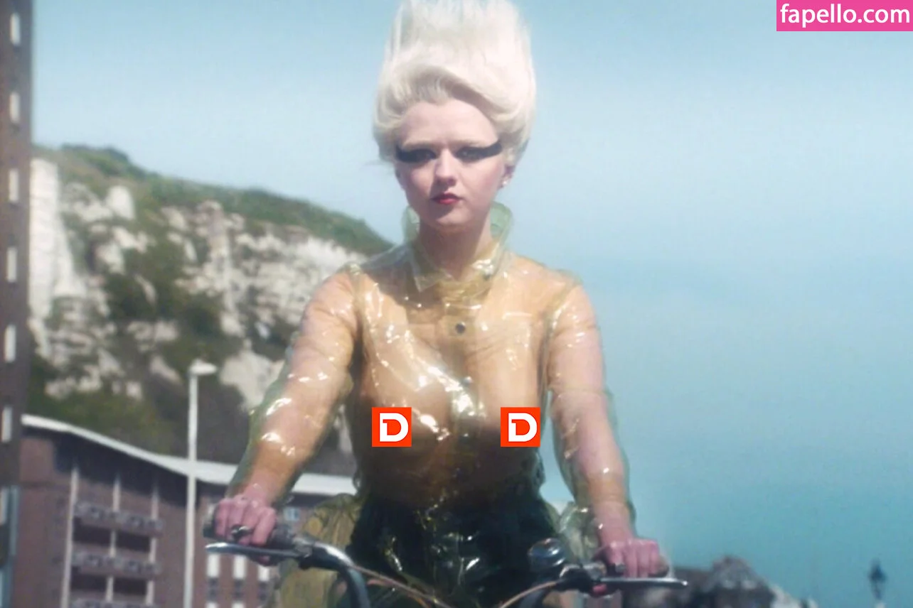 Maisie Williams Onlyfans Photo Gallery 