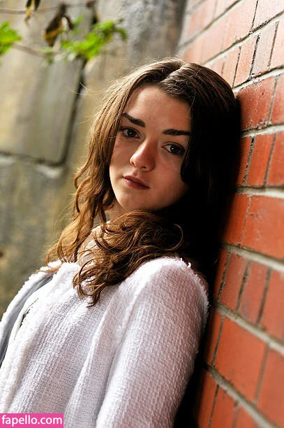 Maisie Williams Onlyfans Photo Gallery 