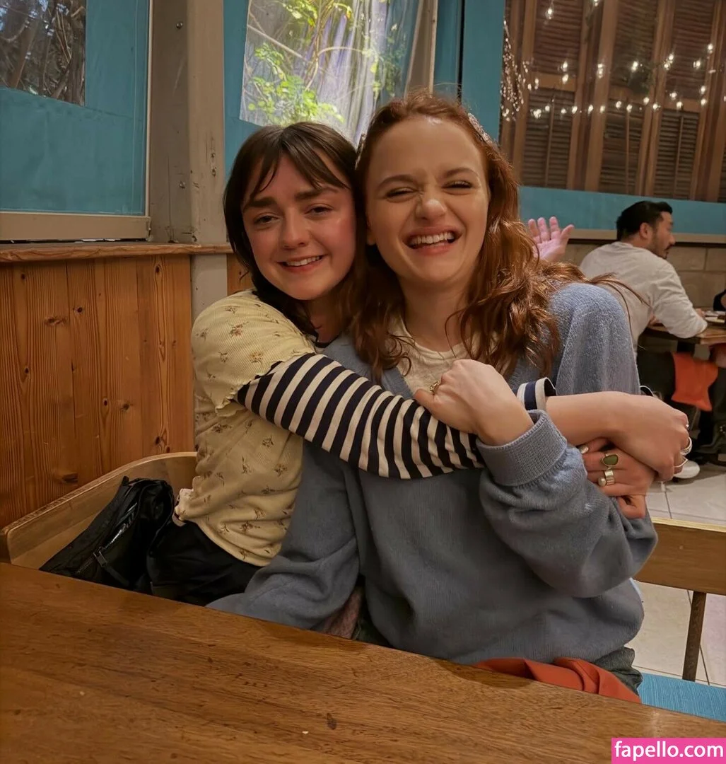 Maisie Williams Onlyfans Photo Gallery 