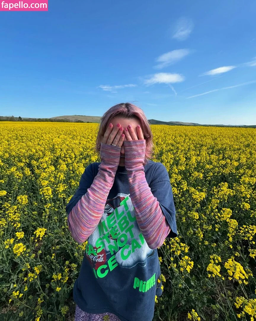 Maisie Williams Onlyfans Photo Gallery 