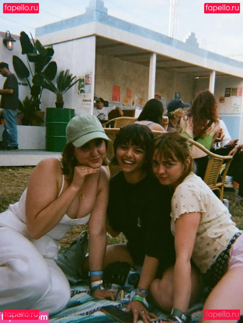 Maisie Williams Onlyfans Photo Gallery 