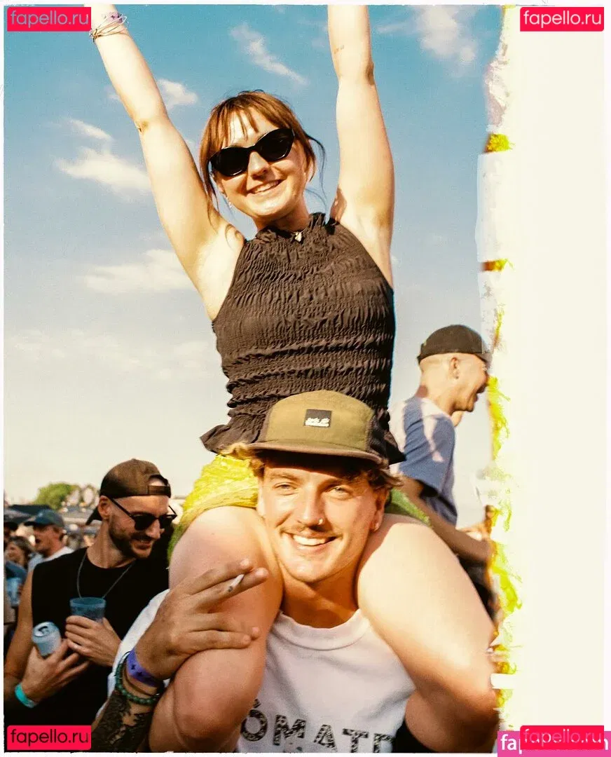 Maisie Williams Onlyfans Photo Gallery 