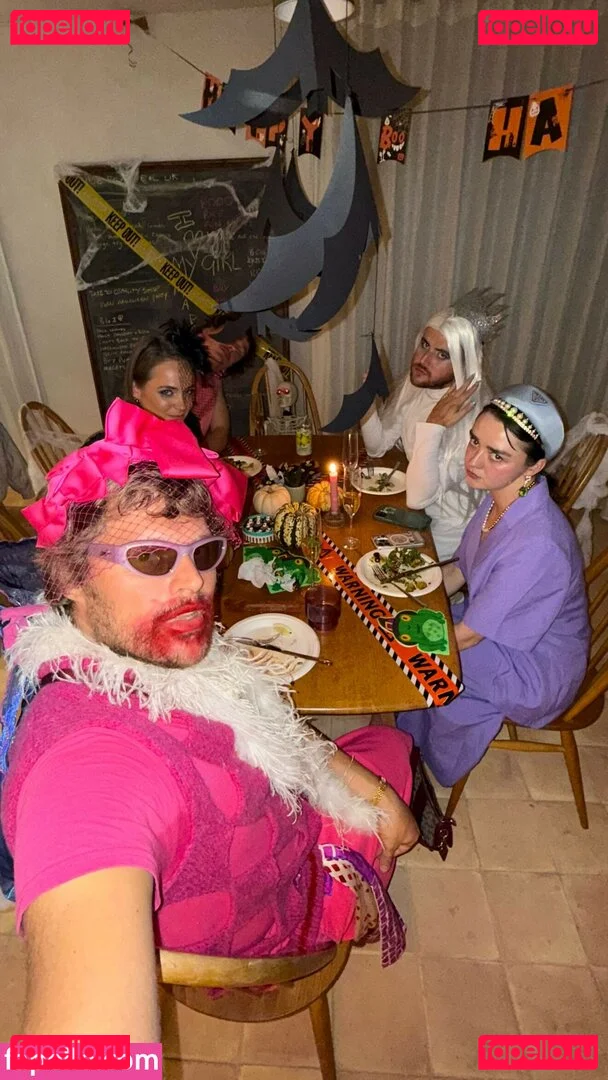 Maisie Williams Onlyfans Photo Gallery 