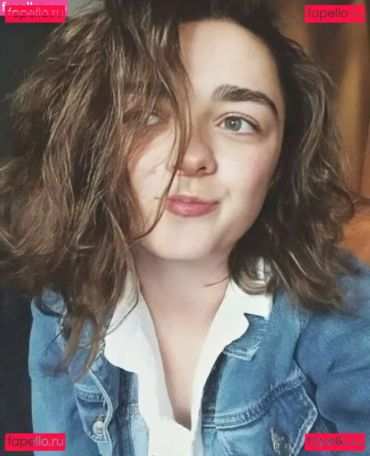 Maisie Williams Onlyfans Photo Gallery 