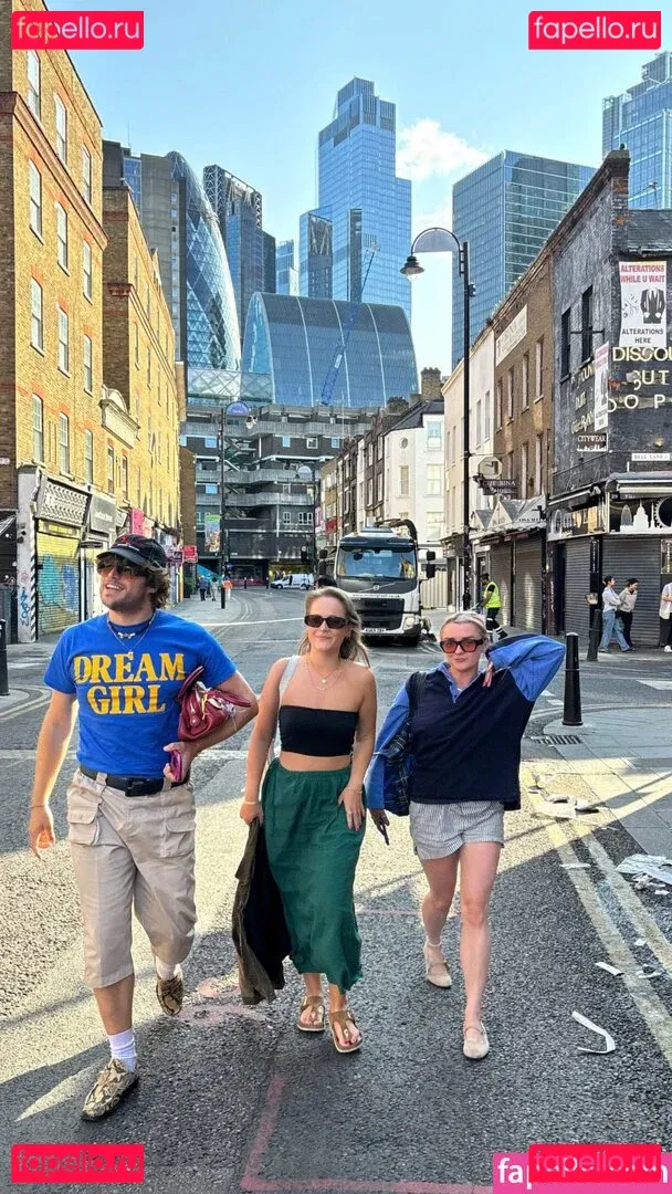 Maisie Williams Onlyfans Photo Gallery 