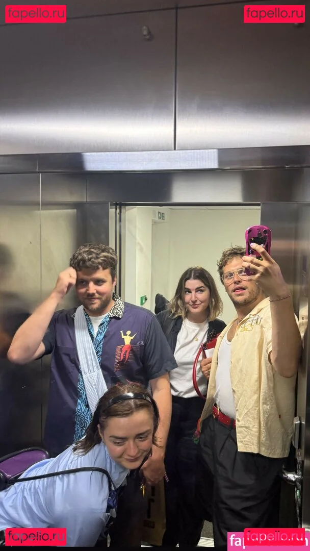 Maisie Williams Onlyfans Photo Gallery 