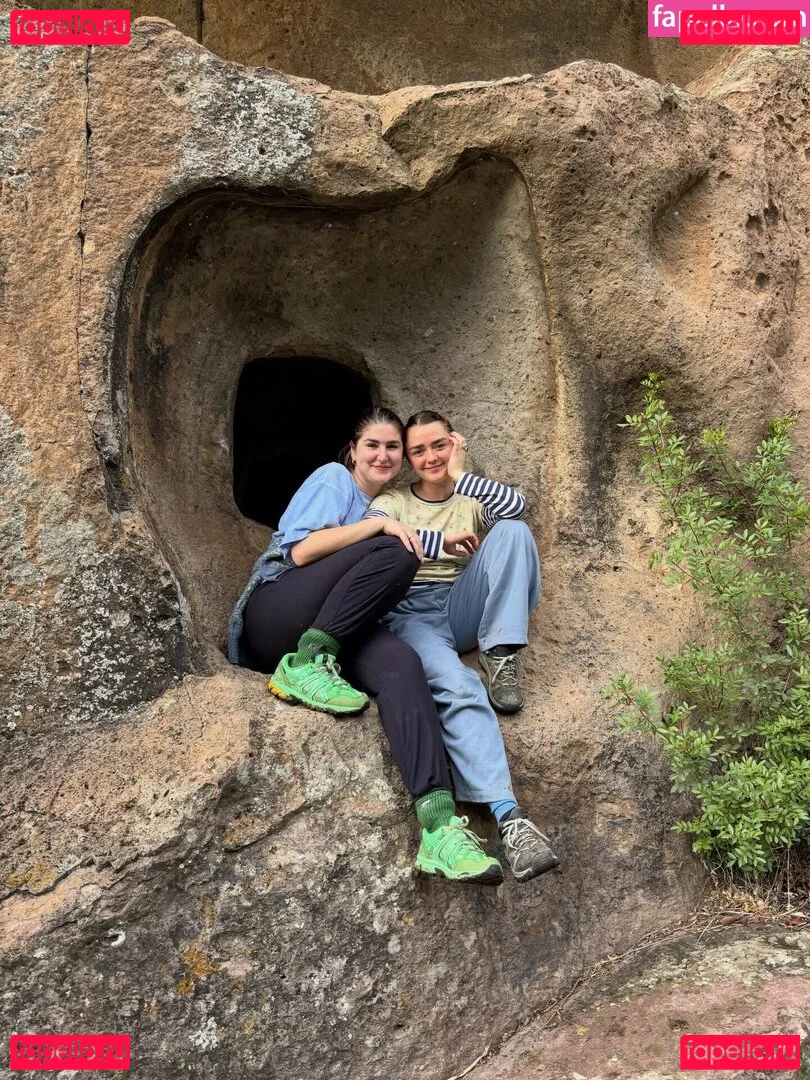 Maisie Williams Onlyfans Photo Gallery 