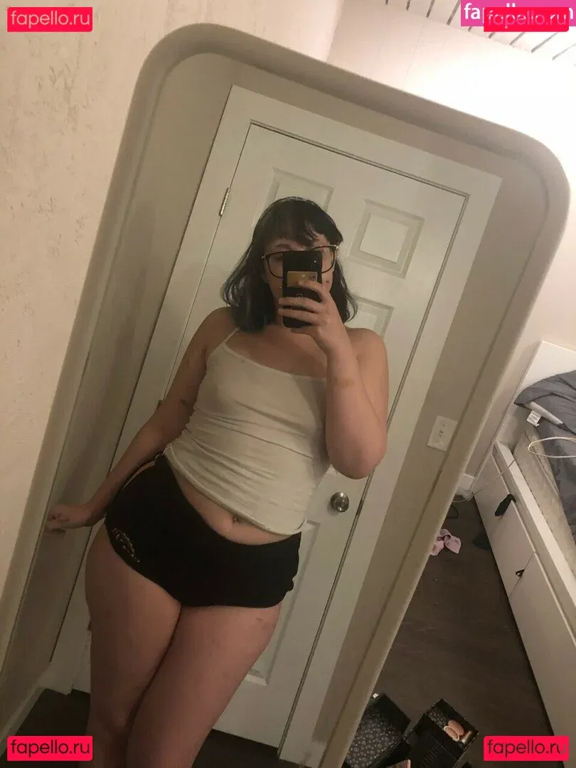 lilyivymfc Onlyfans Photo Gallery 