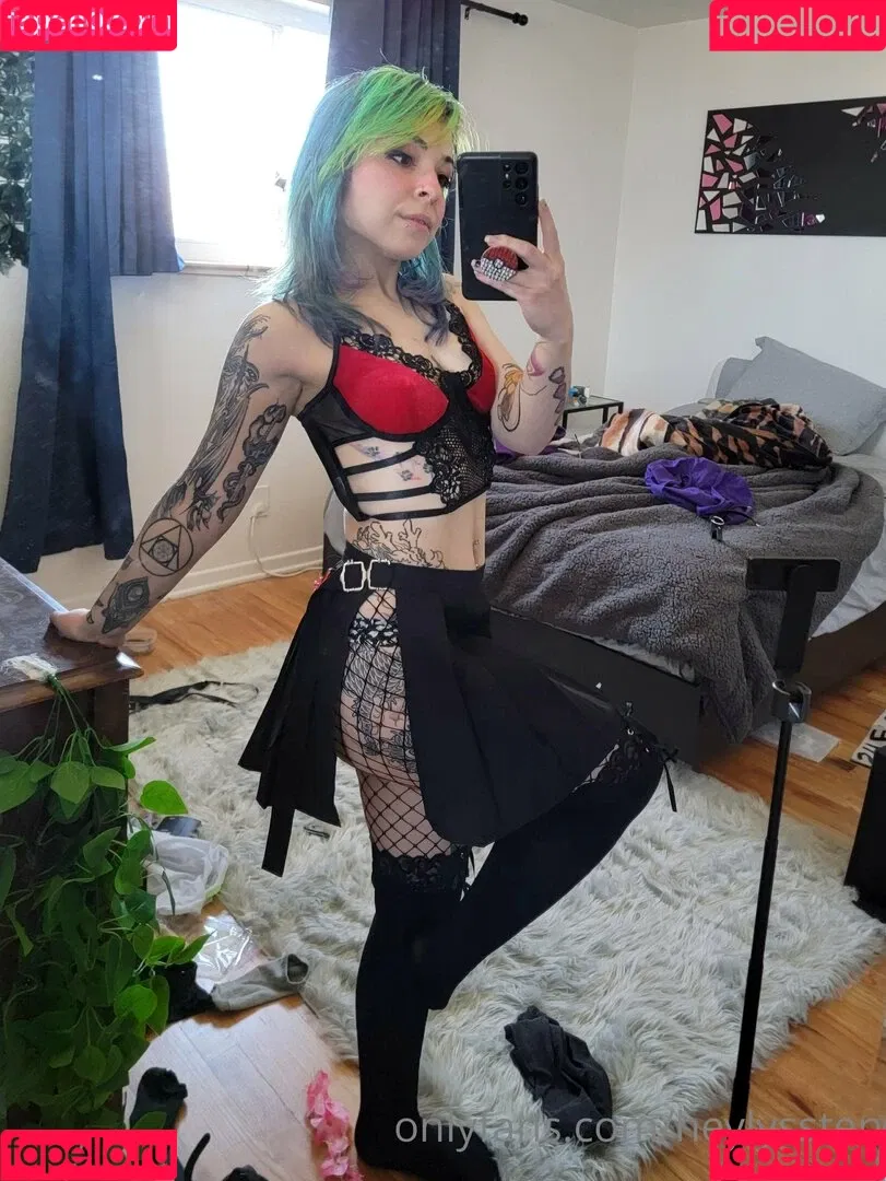 HeyLyssten Onlyfans Photo Gallery 