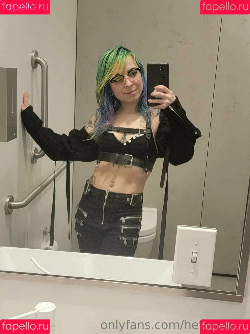 HeyLyssten Onlyfans Photo Gallery 