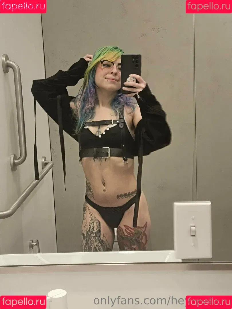 HeyLyssten Onlyfans Photo Gallery 