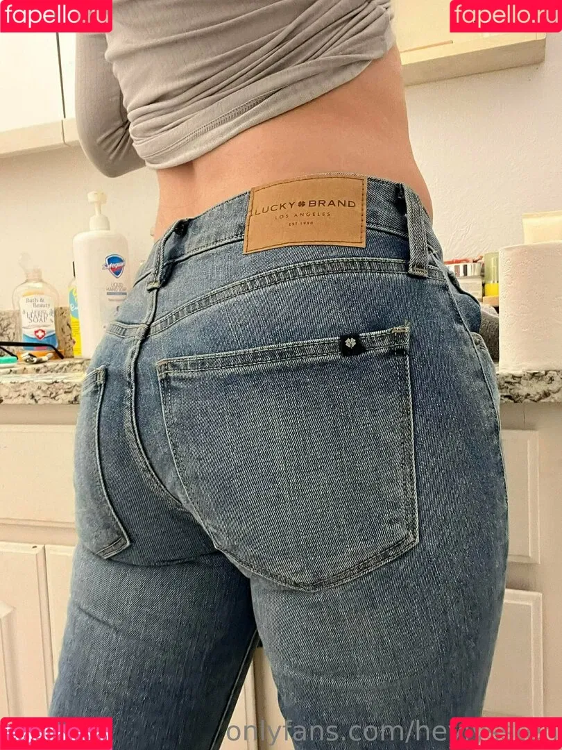 HeyLyssten Onlyfans Photo Gallery 