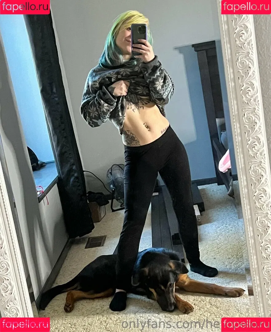 HeyLyssten Onlyfans Photo Gallery 