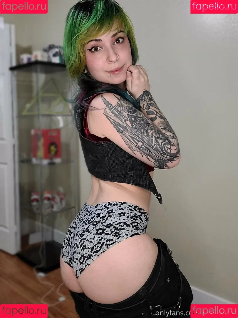 HeyLyssten Onlyfans Photo Gallery 