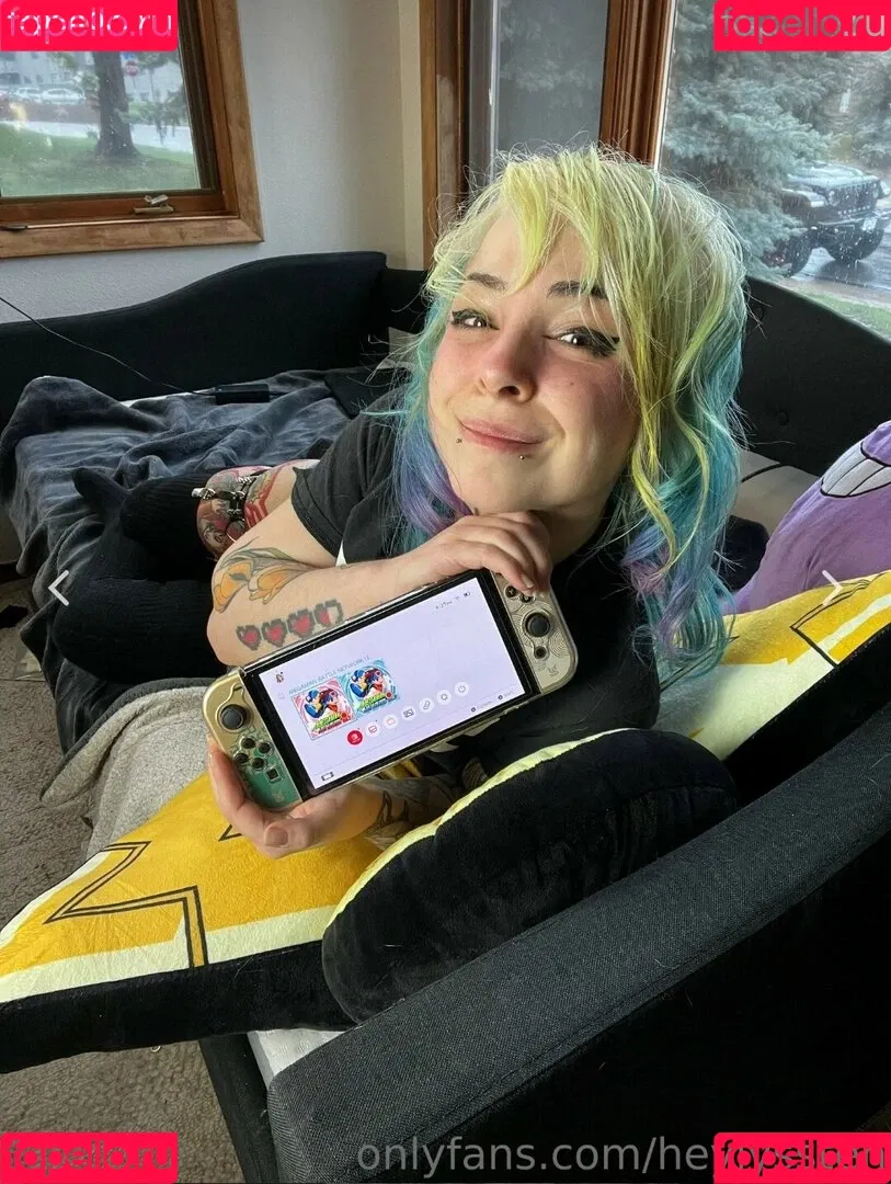 HeyLyssten Onlyfans Photo Gallery 