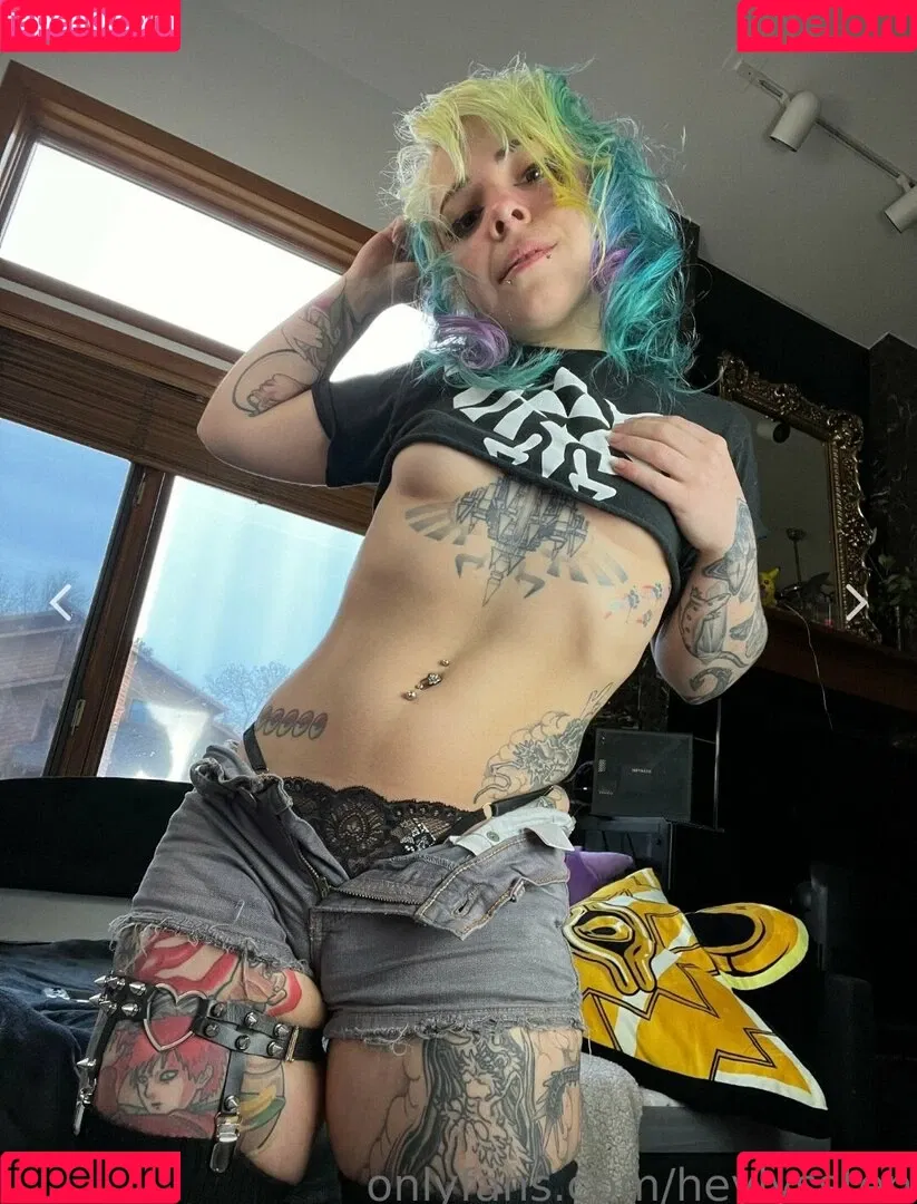 HeyLyssten Onlyfans Photo Gallery 