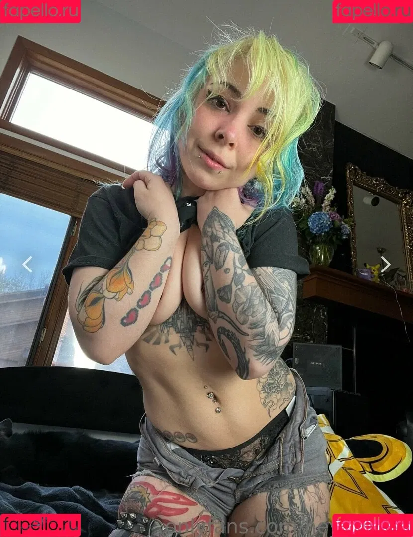HeyLyssten Onlyfans Photo Gallery 