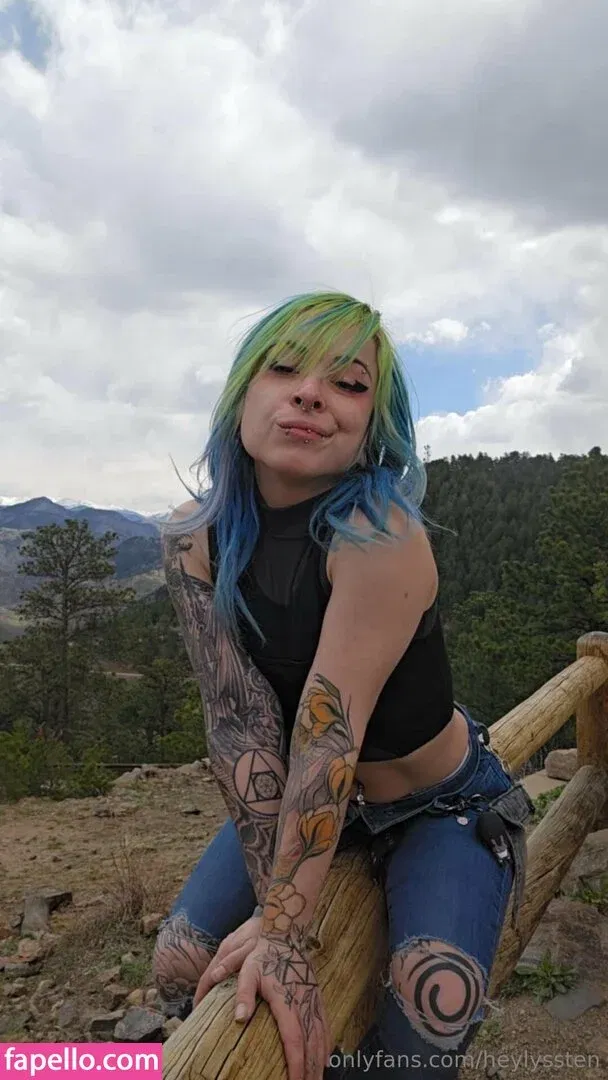 HeyLyssten Onlyfans Photo Gallery 