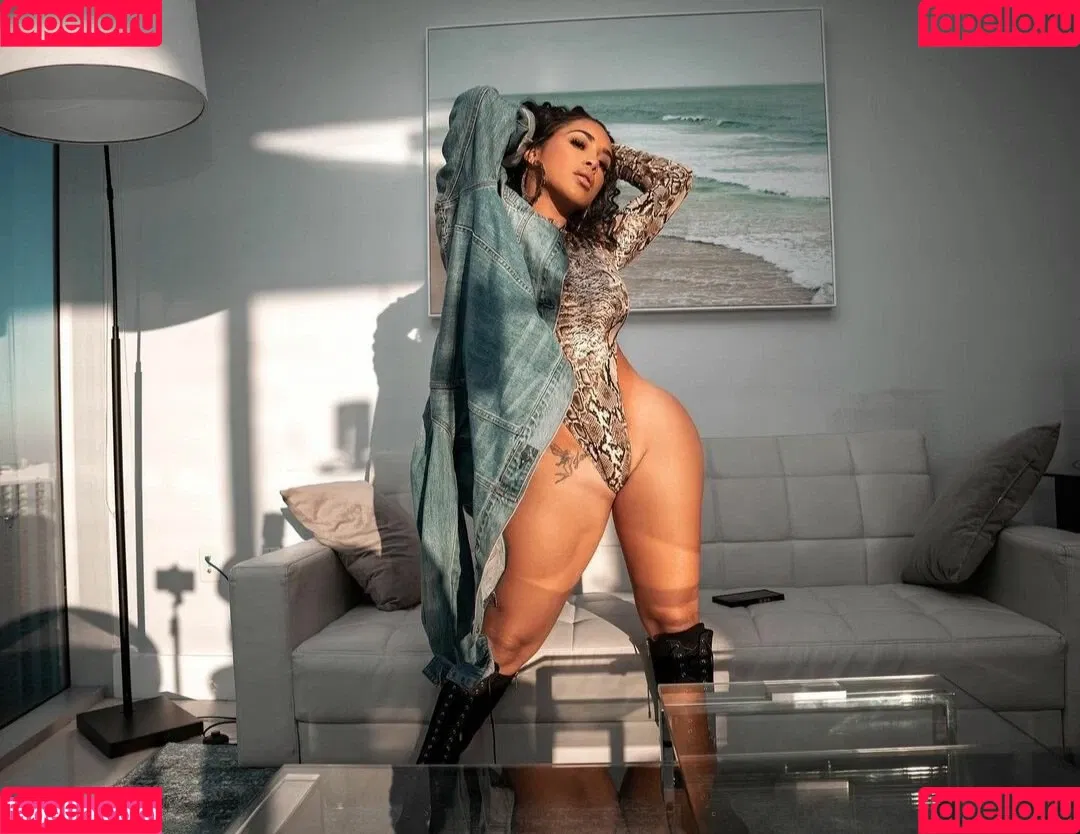 Jasmin Cadavid Onlyfans Photo Gallery 