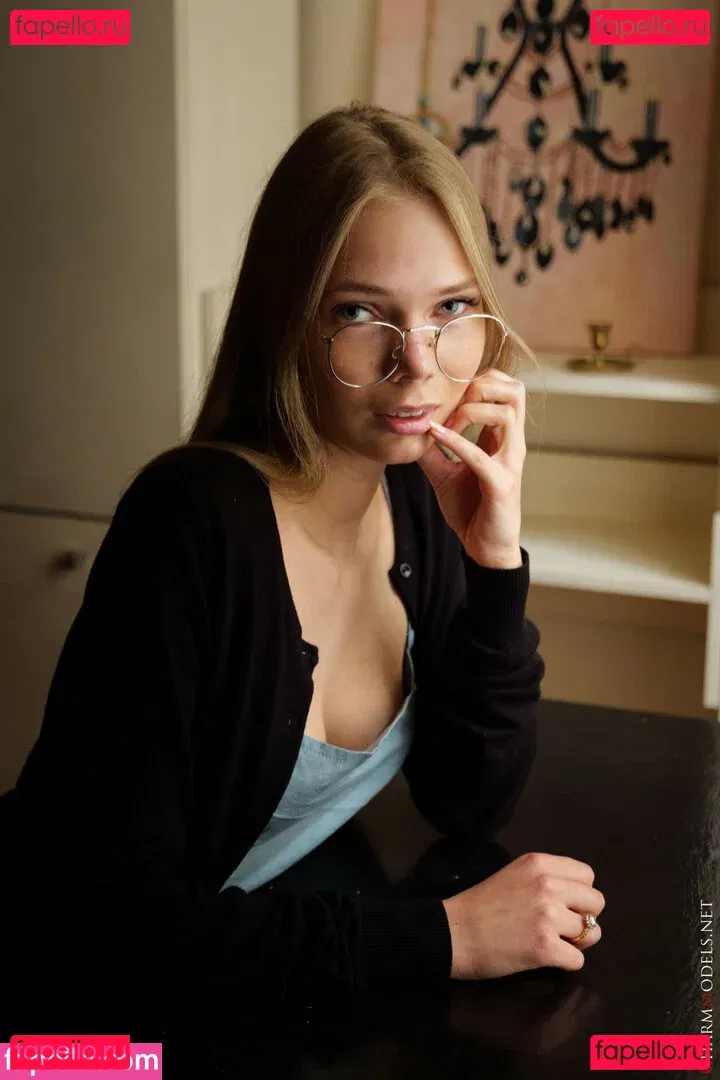 Louise.vip Onlyfans Photo Gallery 