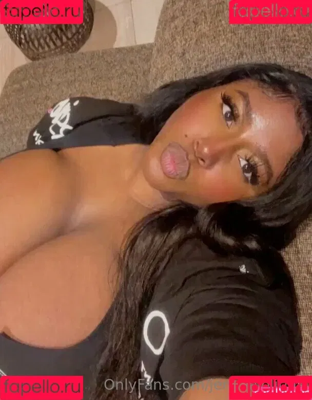 jenellelolitiaa Onlyfans Photo Gallery 