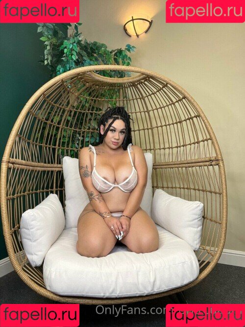 Britt Cuadra Onlyfans Photo Gallery 