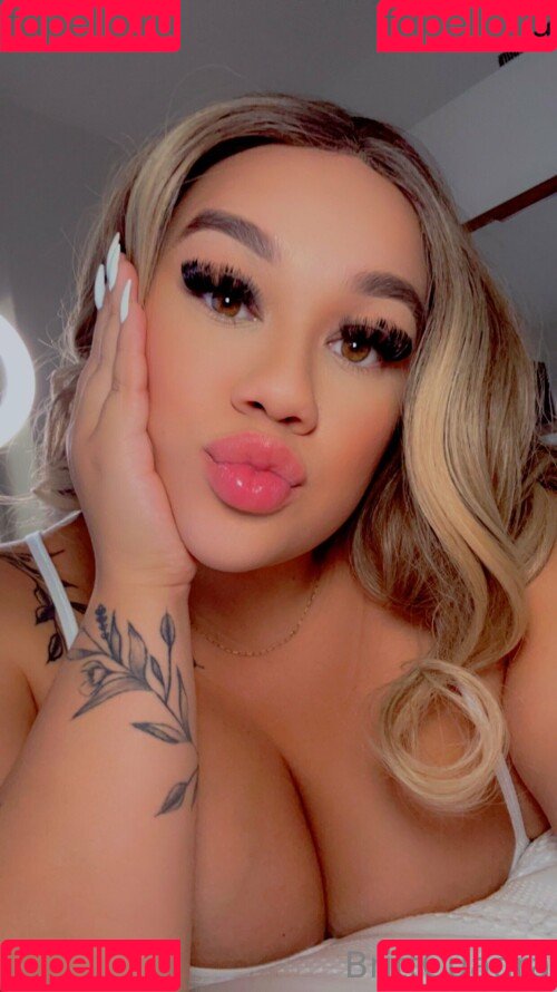 Britt Cuadra Onlyfans Photo Gallery 