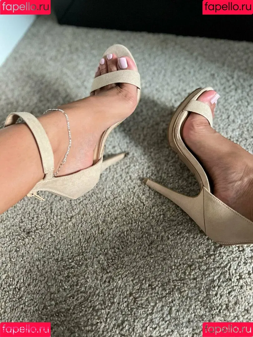 alittleoftiff Onlyfans Photo Gallery 